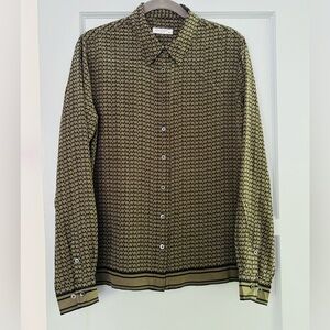 Equipment Femme Silk Button Up Blouse size Medium green/black print